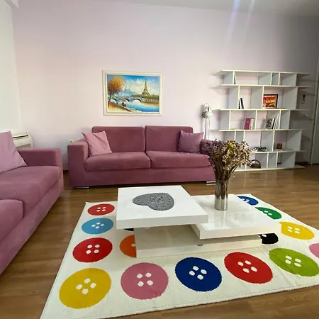 Valeur Penthouse Center * 地拉那