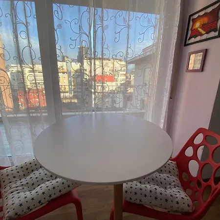 Center Penthouse Valeur تيرانا