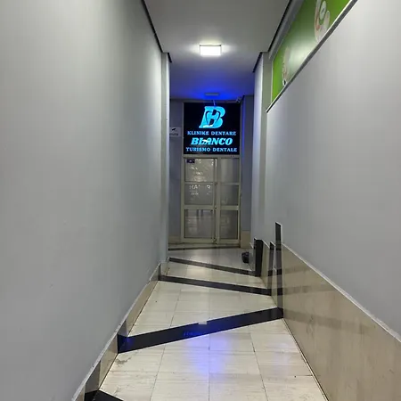 Tirana City Center Penthouse Valeur *